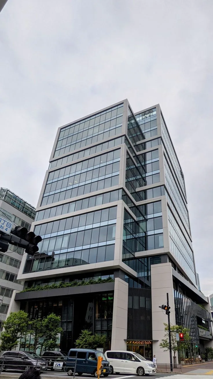 Modern UK commercial office building representing the property and business sectors Bridge Commercial Finance supports.